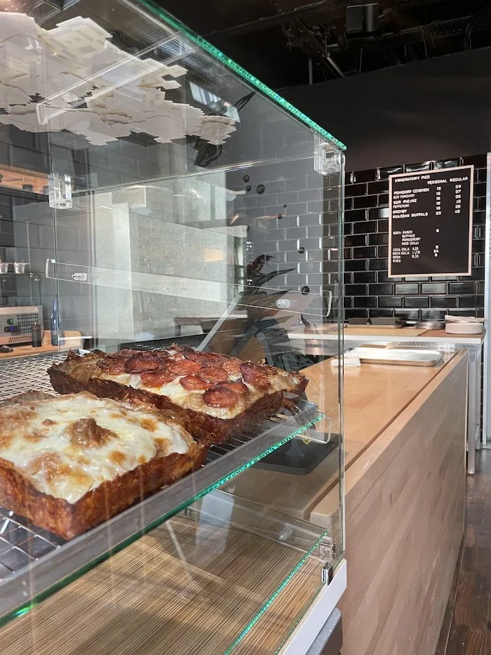 Kwadratowy Pies Pizza - Restauracja Warszawa