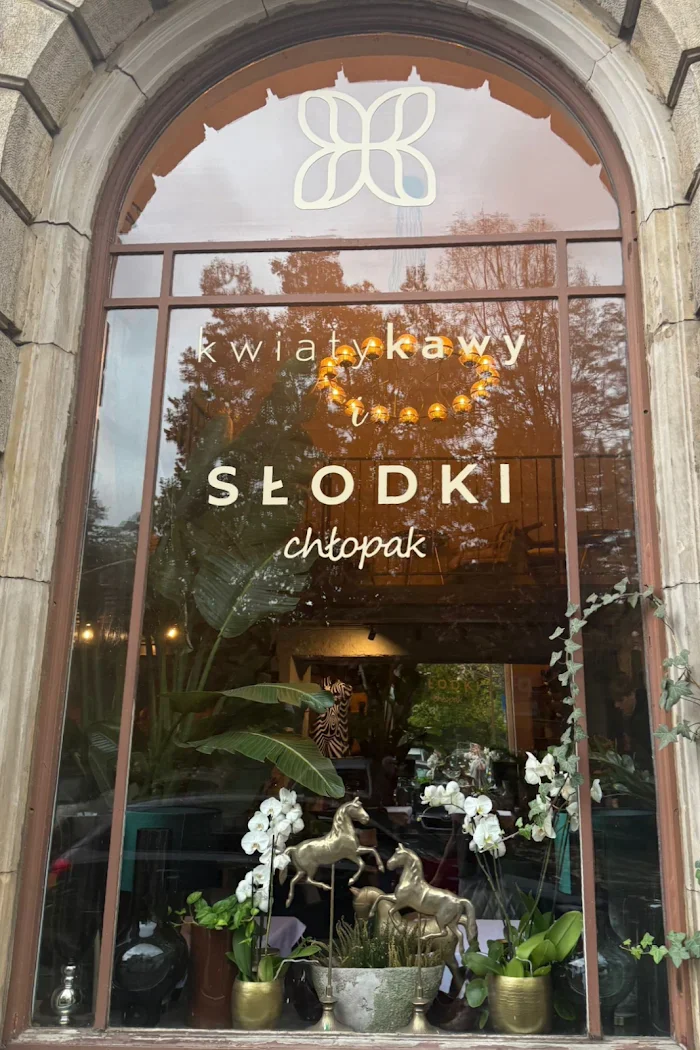 Kwiaty Kawy i Słodki Chłopak - śniadania | cukiernia | kawiarnia - Restauracja Wrocław
