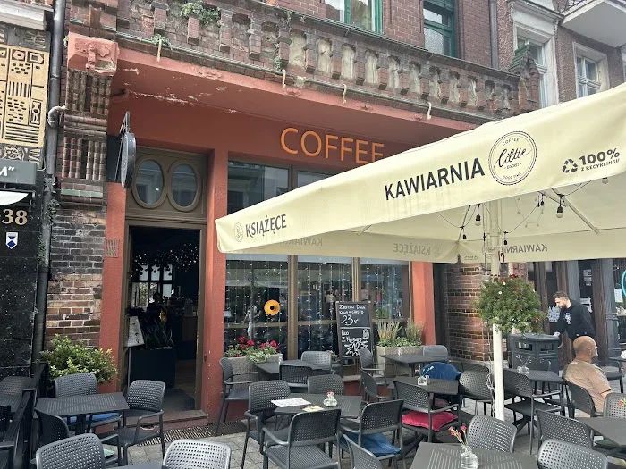 Little Egoist Coffee Kawa Śniadania Ciasta - Kawiarnia Toruń