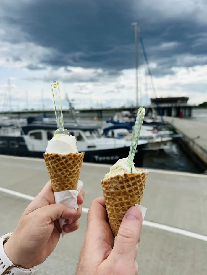 Lodowa Przystań by Fragola - Restauracja Płock