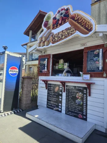 Mała Gastronomia - Gofry, Lody, Zapiekanki, Hot-Dogi, Napoje - Restauracja Hel