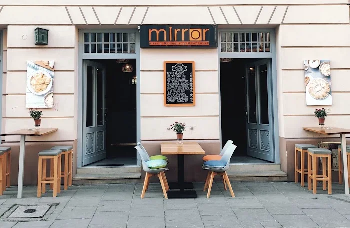 Mirror Bistro - brunch, pierogi & love - Restauracja Kraków