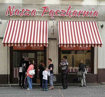 Nasza Pączkarnia ciepłe pączki