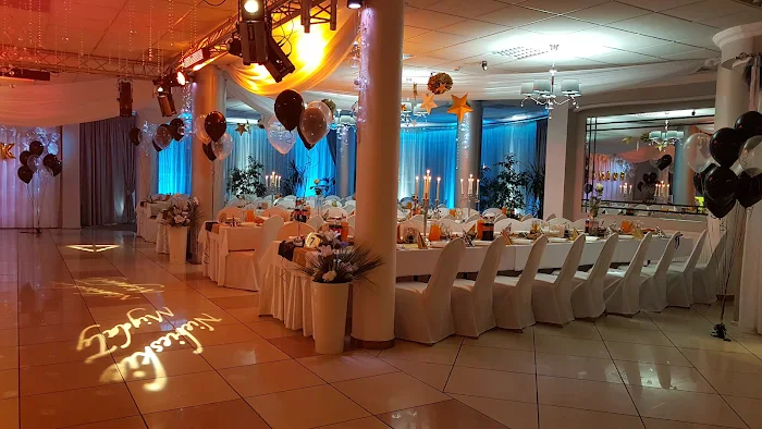 Niebieskie Migdały. Sala Bankietowa - Restauracja Ostrołęka