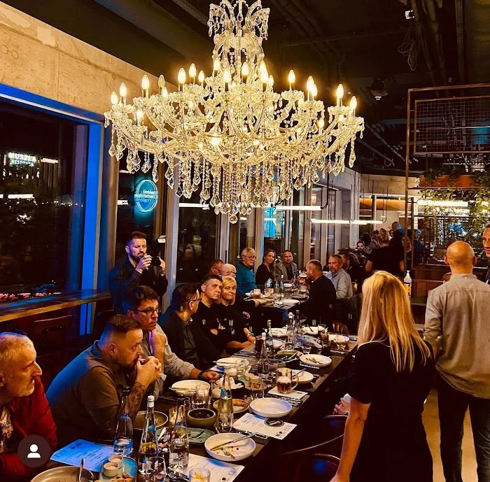 Niewinni Czarodzieje TrzyZero - Restauracja Gdynia