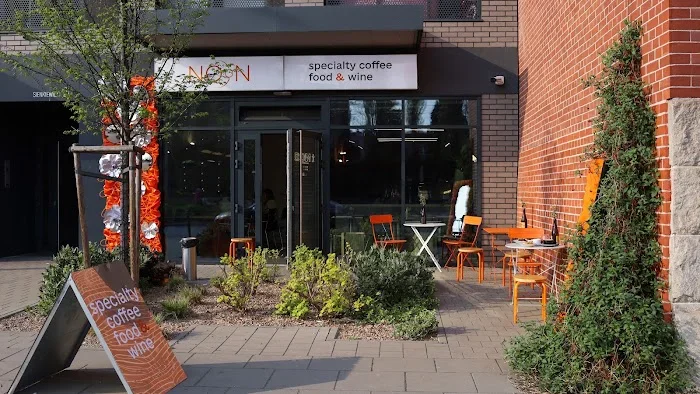Noon | Specialty coffee & food - Kawiarnia Wrocław