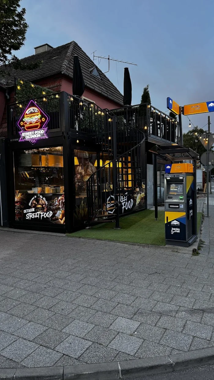 Octagon street Food - Restauracja Łeba