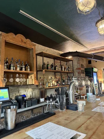 Odjazd Pub | Pijalnia Alkoholi - Restauracja Kazimierz Dolny