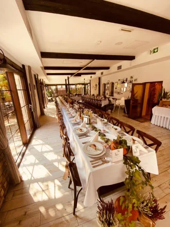 Old Tree Villa & Restaurant