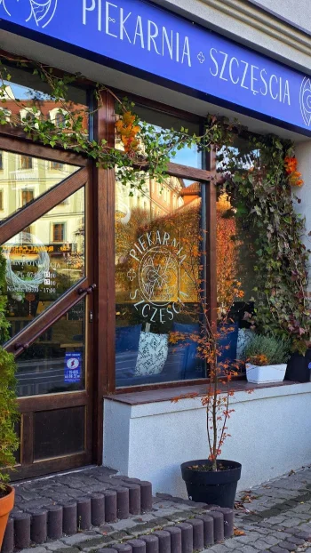 Piekarnia Szczęścia - śniadania świeże wypieki ciasta - Restauracja Rzeszów