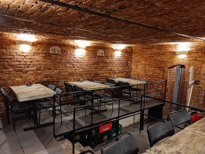 PIZZERIA PIWNICA - Restauracja Łódź