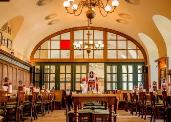 Pod Wawelem Kompania Kuflowa - Restauracja Kraków