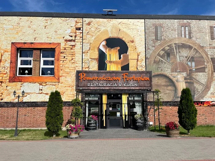 Pomarańczowy Fortepian - Restauracja Piła