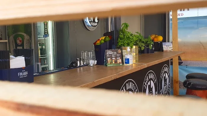 Portowa 2 - Shot Bar & Street Food - Restauracja Jastarnia