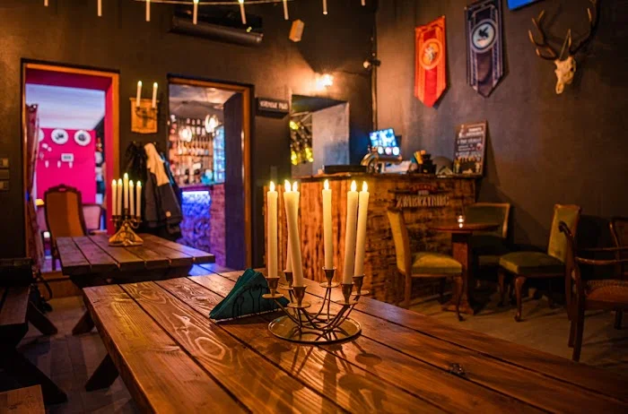 Pub Pod Dwoma Miotłami - Kawiarnia Poznań