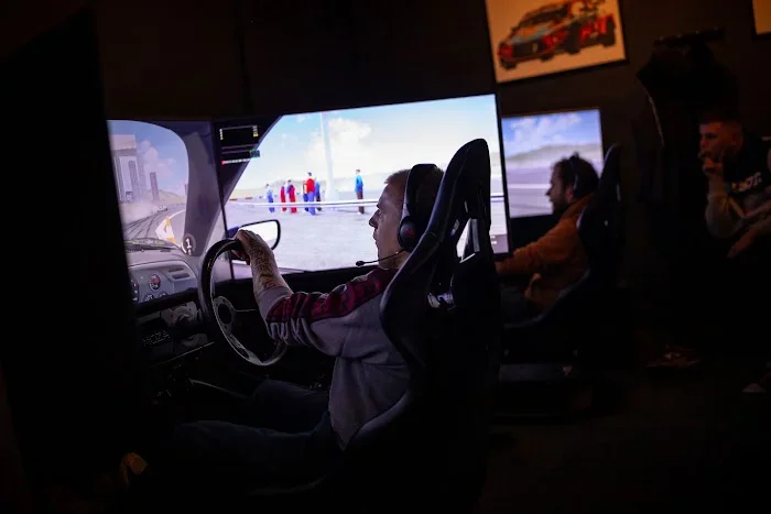 RaceSpot - symulatory, cocktail bar, pizza, motorsport - Restauracja Łódź