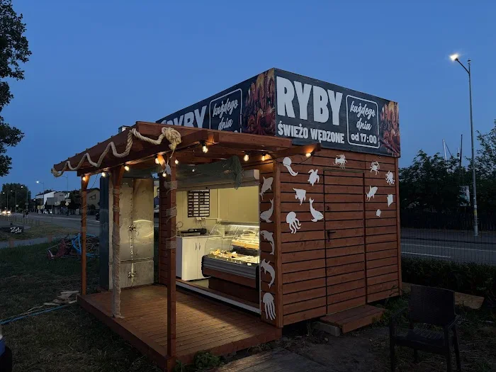 Ryby Naturalnie Wędzone - Restauracja Jastarnia