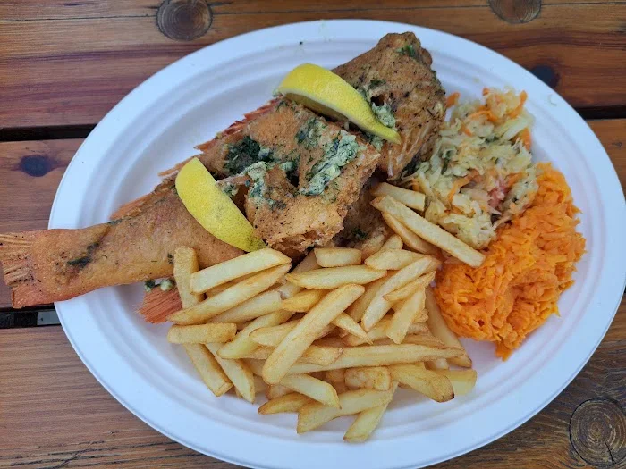 RYBY ŚWIEŻO WĘDZONE ,,SENGER" WĘDZARNIA, SMAŻALNIA RYB - Restauracja Władysławowo