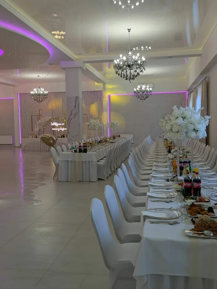 Sala Weselna i Bankietowa Różany Zakątek w Przybyszówce - Restauracja Kobyłka