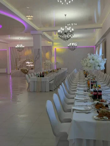 Sala Weselna i Bankietowa Różany Zakątek w Przybyszówce - Restauracja Kobyłka