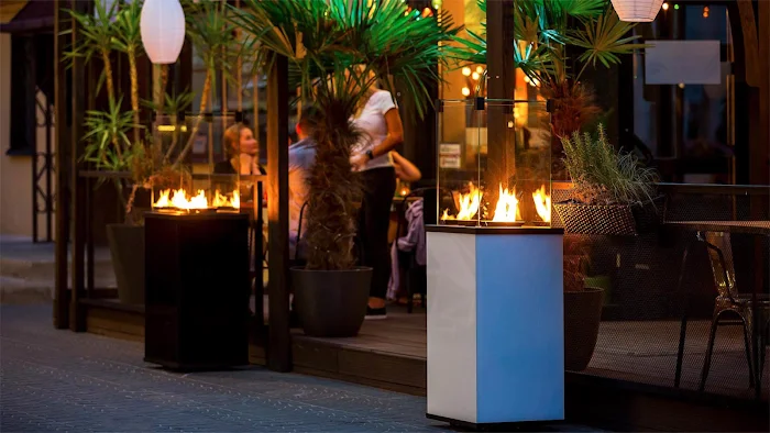 Salon FOCIS - kominki i grille - Restauracja Legnica