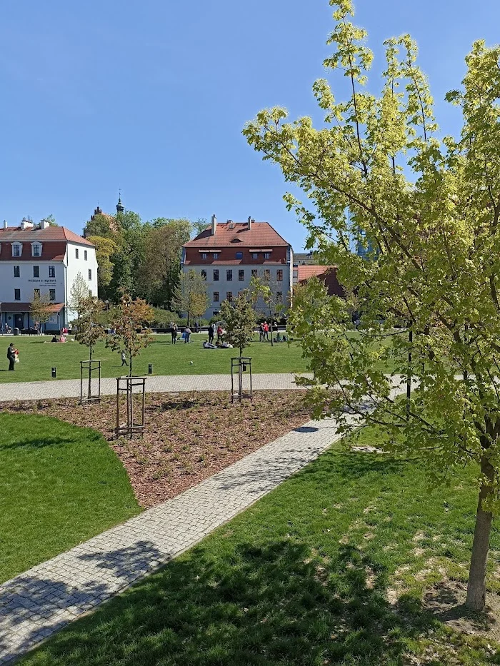 Skwer na Wyspie Młyńskiej - Restauracja Bydgoszcz