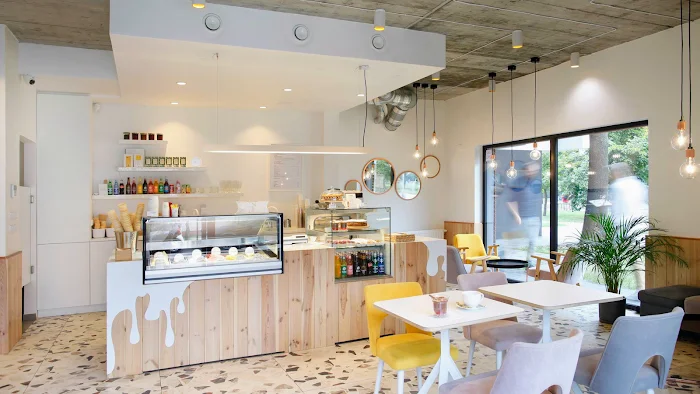 Śmietankowe Cafe Włochy - Kawiarnia Warszawa