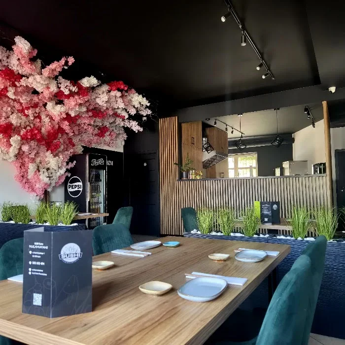 SUSHI KONIN POZAMIATANE - Restauracja