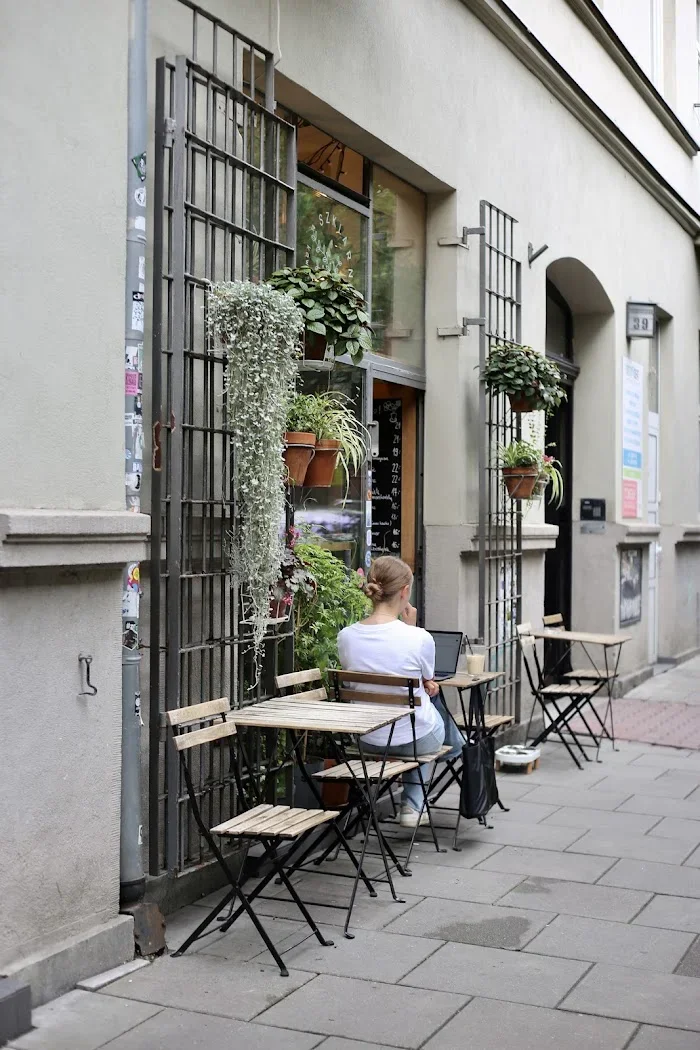 Szklarnia | kawa książki kwiaty - Restauracja Kraków