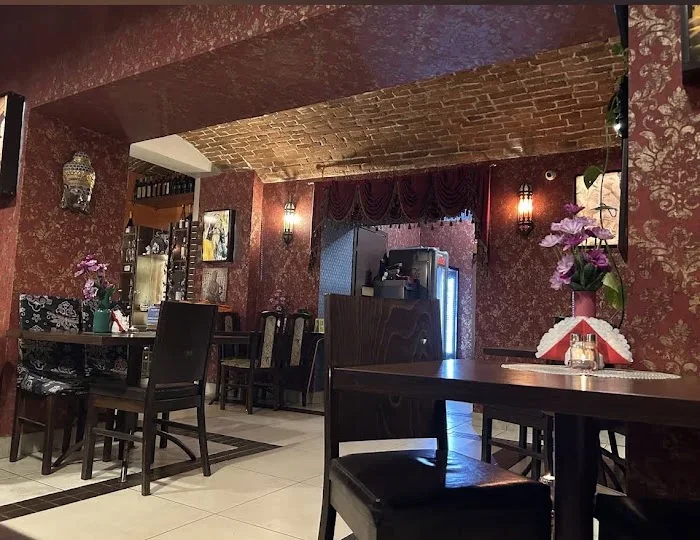 The Himalayan Treasure ,Halal Indian & Nepalese Restaurant, طعام حلال - Restauracja Kraków