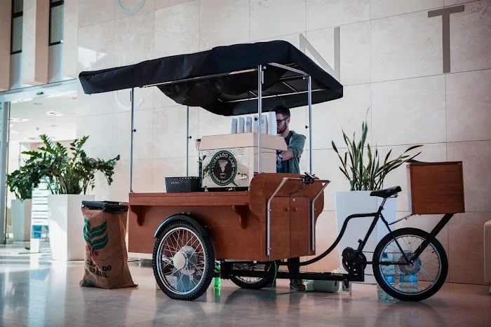Tornado Café_Targ Żoliborz - Kawiarnia Warszawa
