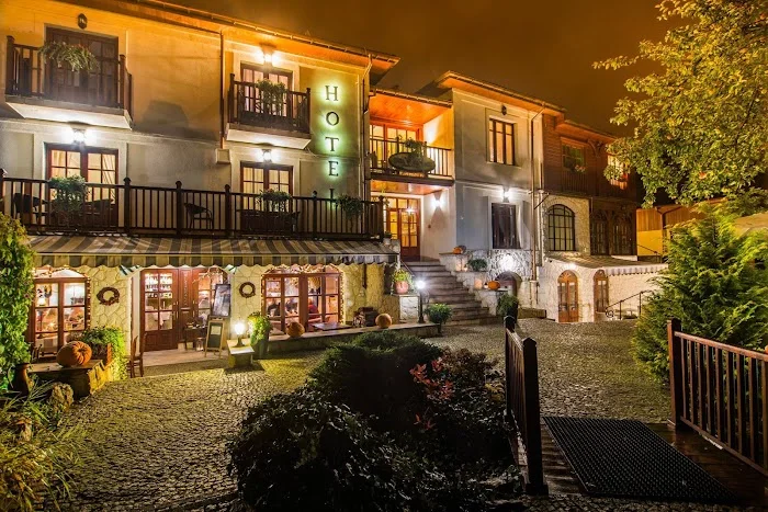 Two Moons Hotel and Restaurant - Restauracja Kazimierz Dolny
