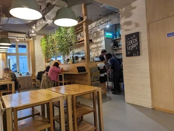 Uki Green Vegan Ramen - Restauracja Warszawa