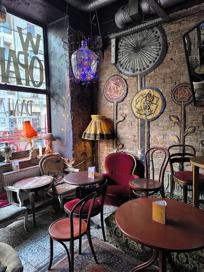 W Oparach Absurdu. - Restauracja Warszawa