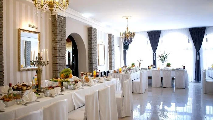 Zajazd "pod Różami" - Działalność Hotelarsko-Gastronomiczna - Restauracja Mińsk Mazowiecki