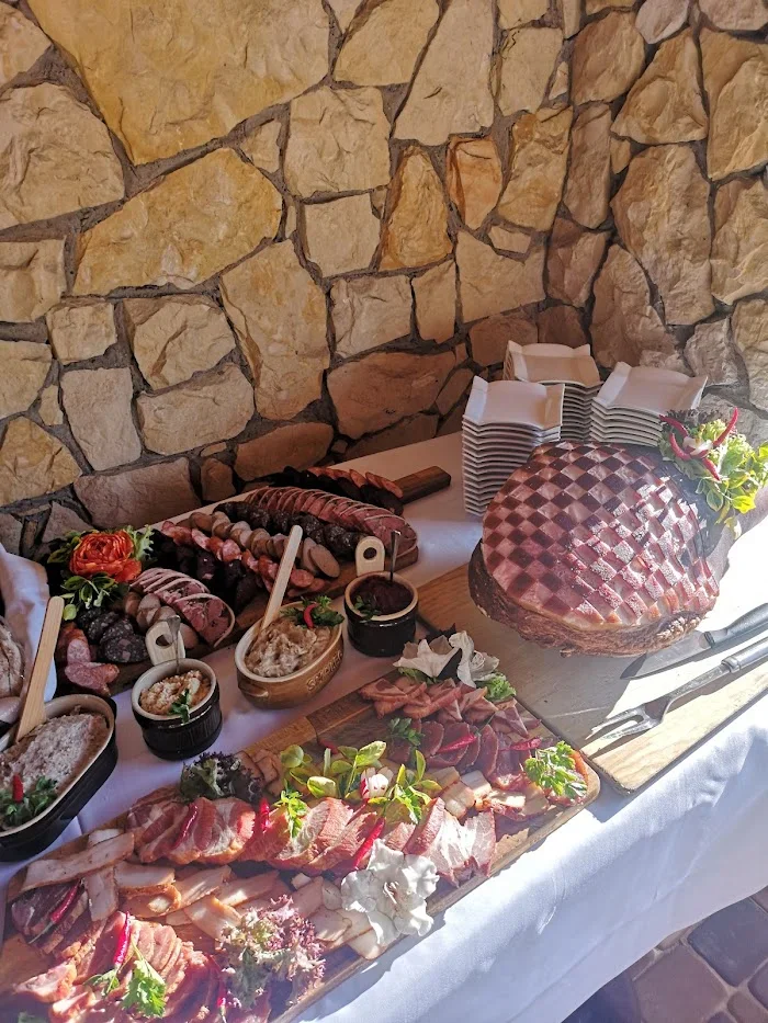Zakład Przetwórstwa Mięsa KAMIL - Restauracja Kazimierz Dolny
