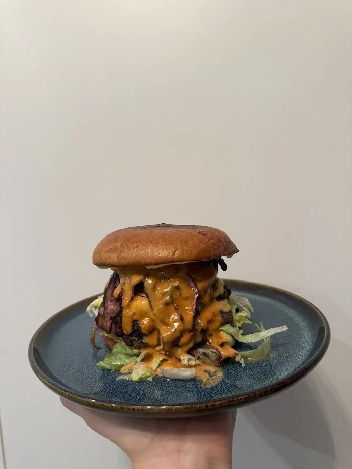 Żar Grill&Bar - kebab kraftowy, smash burger, pizza, szaszłyk - Restauracja Świnoujście