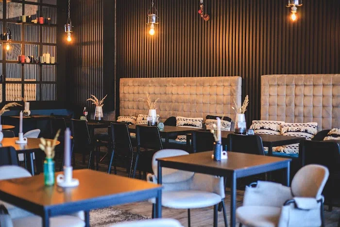 ZAUFAJNI Food & Cocktail Bar - Restauracja Gdańsk